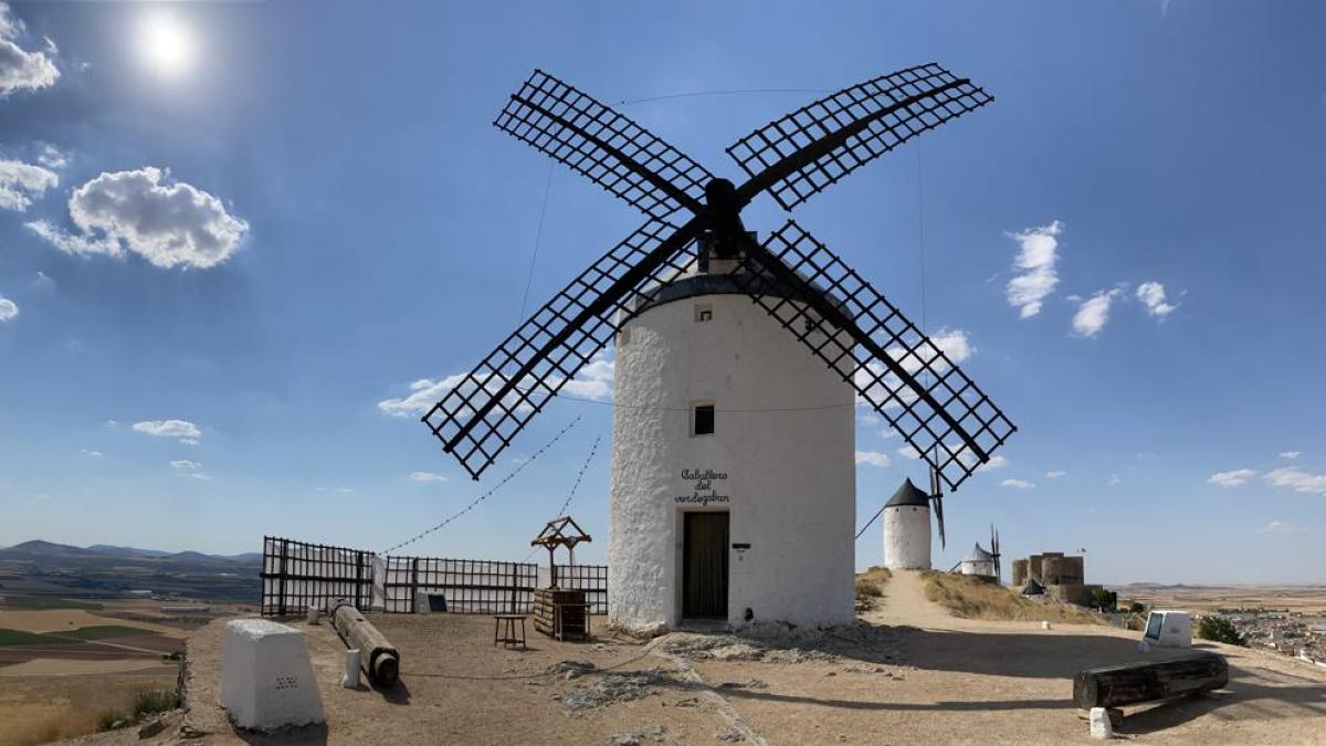 Molinos de viento de Consuegra en la Ruta del Quijote