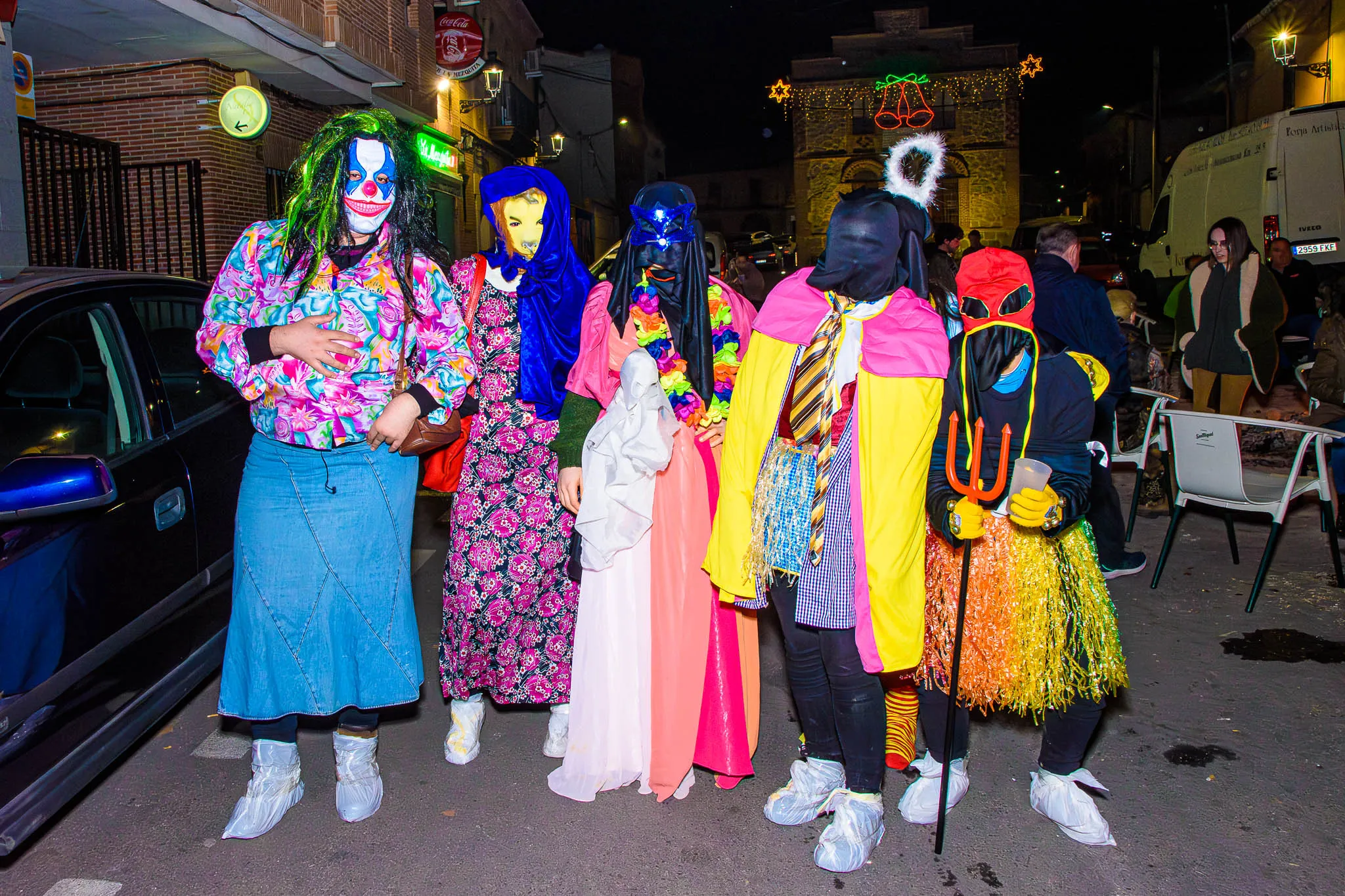 Sanantones con caretas y cencerros